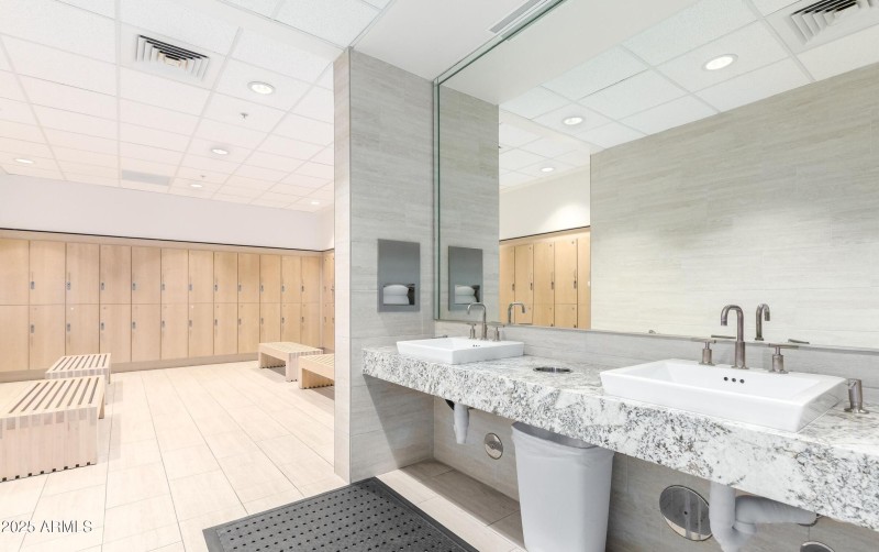 Locker Rooms Optima