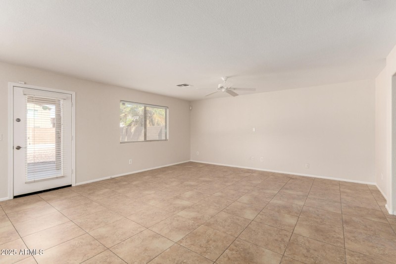 12 Sunland