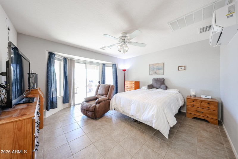 7-23327 W Twilight Tr_main bedroom