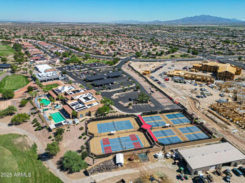 11-23327 W Twilight Tr_Sundance clubhous