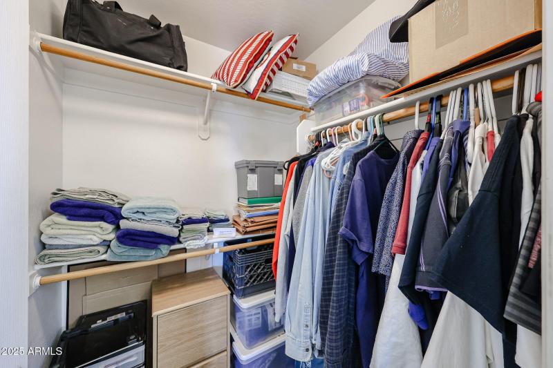 21-23327 W Twilight Tr_main walk in clos