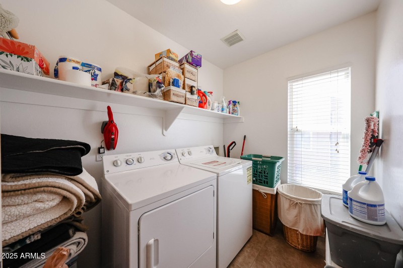 27-23327 W Twilight Tr_laundry room