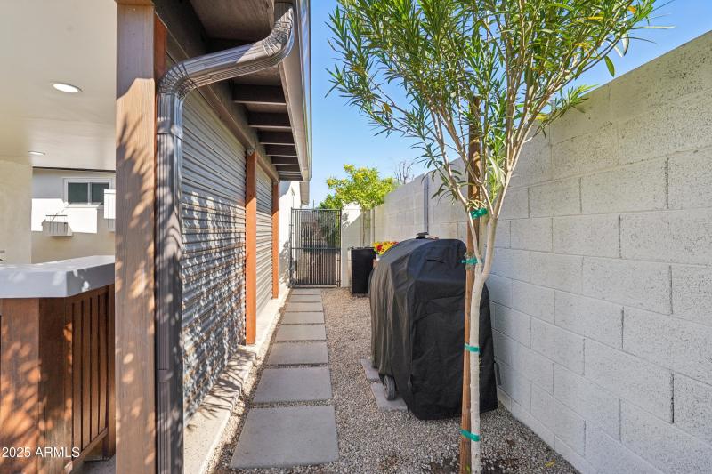 56-print-E Weldon Ave-S0210-047