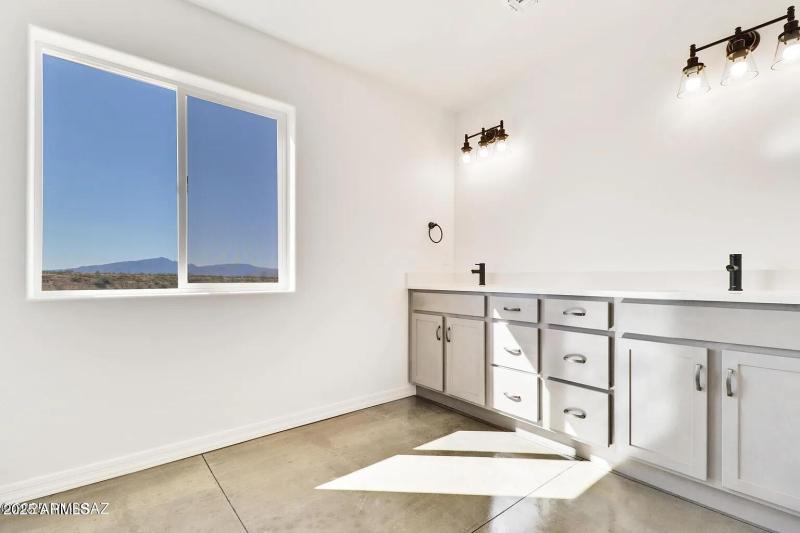 Master bath 1