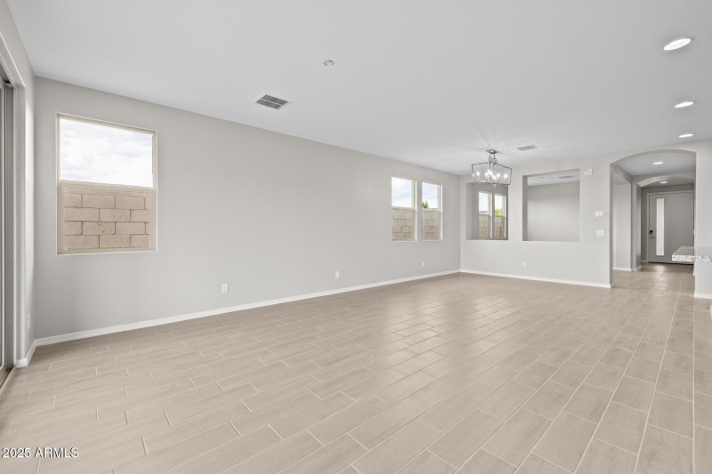 5)GREAT ROOM