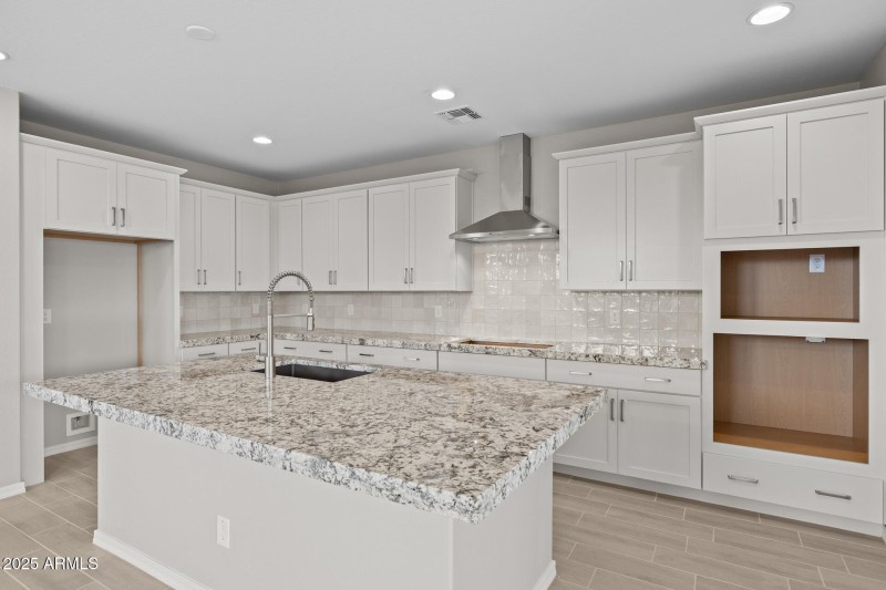 9)KITCHEN