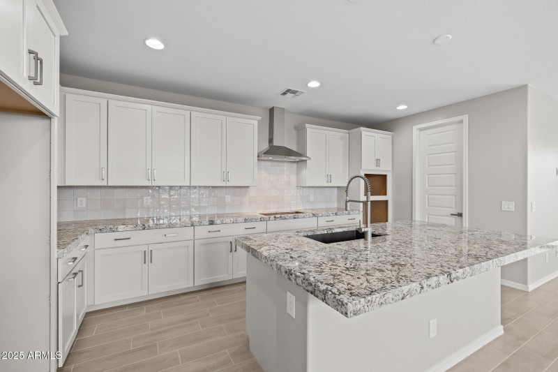 13)KITCHEN