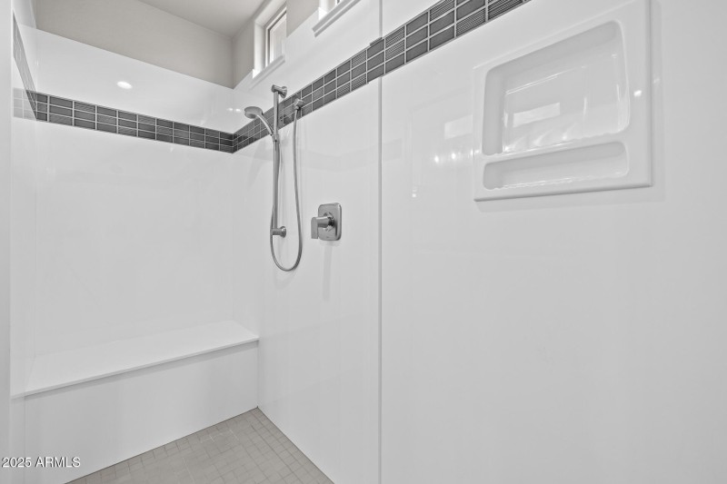 23)PRIMARY BATH
