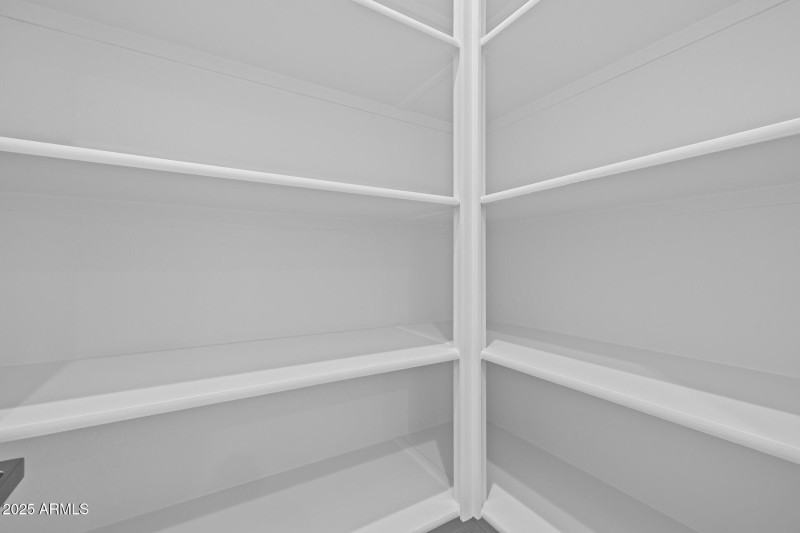 31)PANTRY