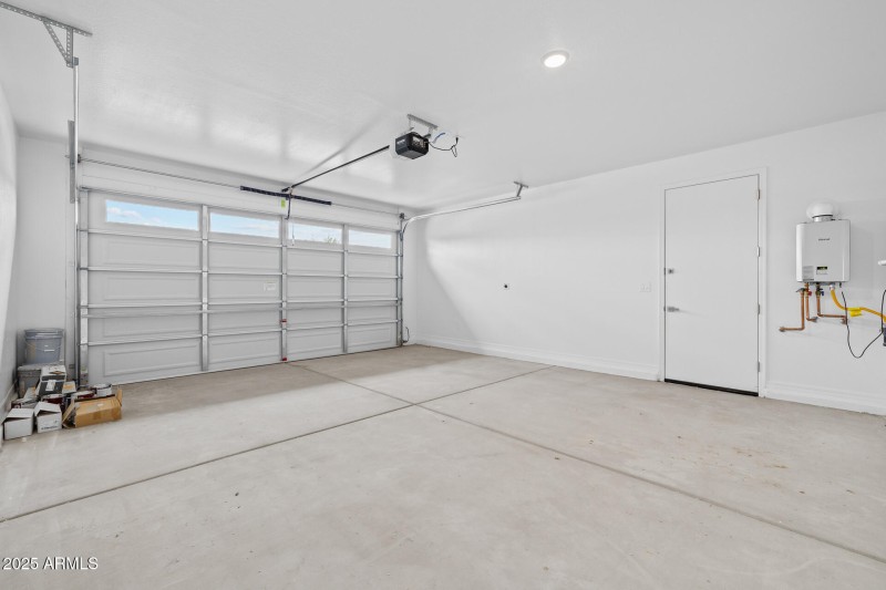 33)GARAGE