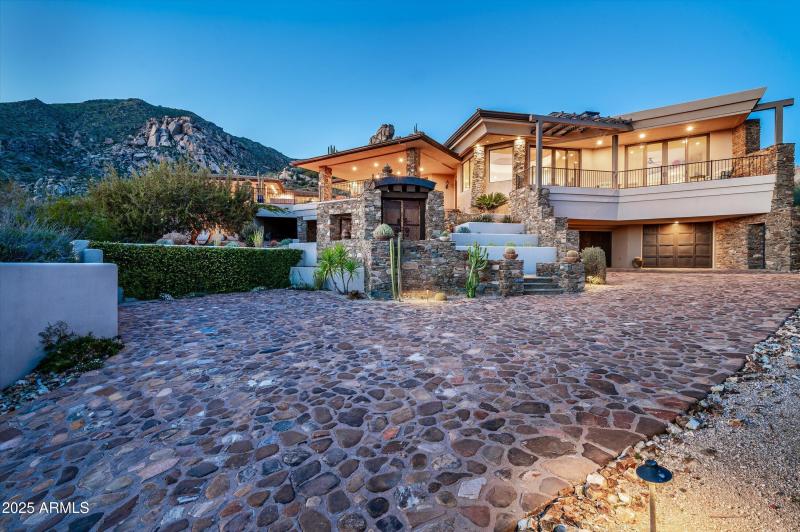 03-11070ERollingRockDr-3