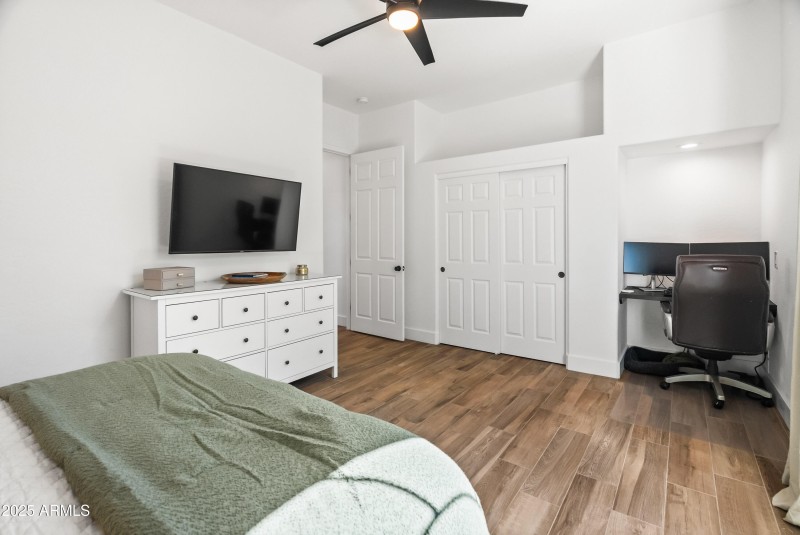 33219 N 7th Pl-35