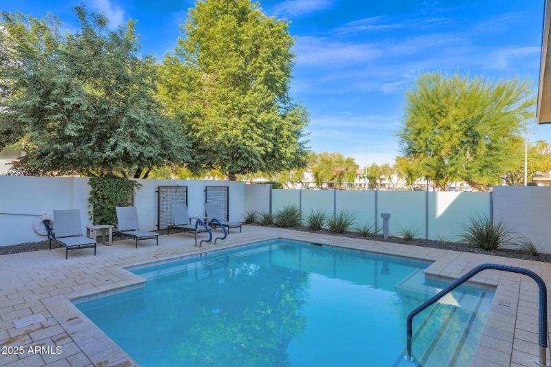 51-web-or-mls-P1048765