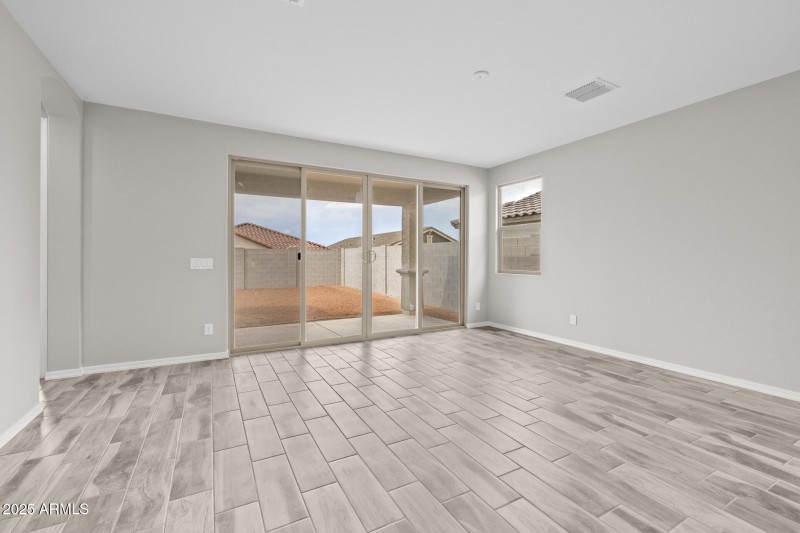 4)GREAT ROOM