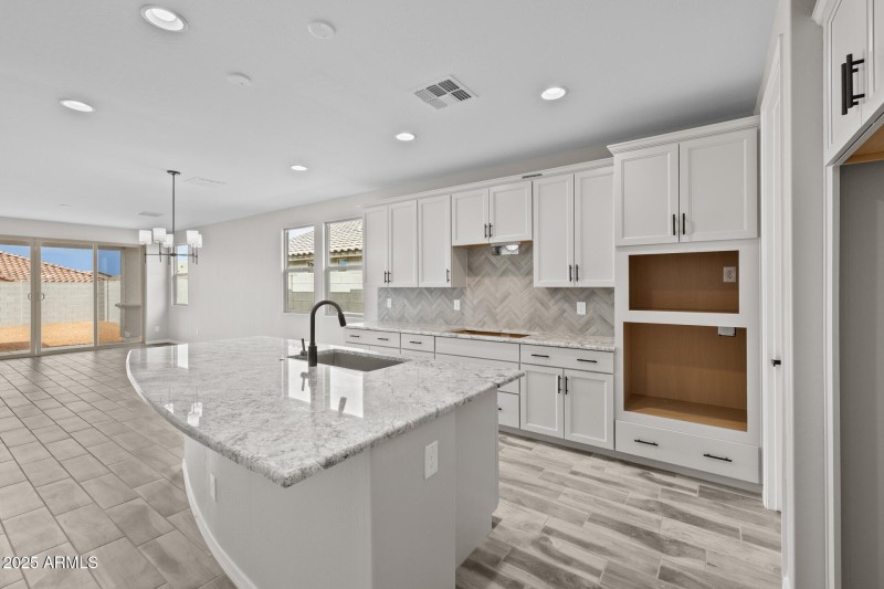 7)KITCHEN