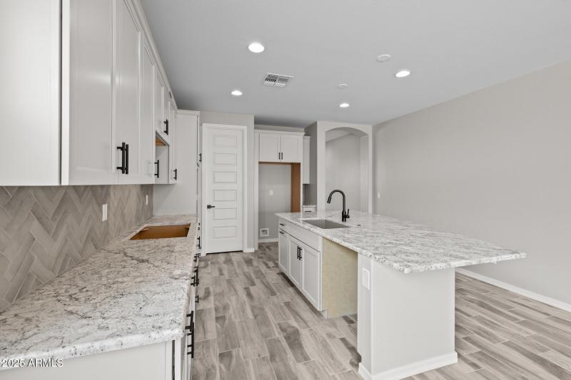 9)KITCHEN