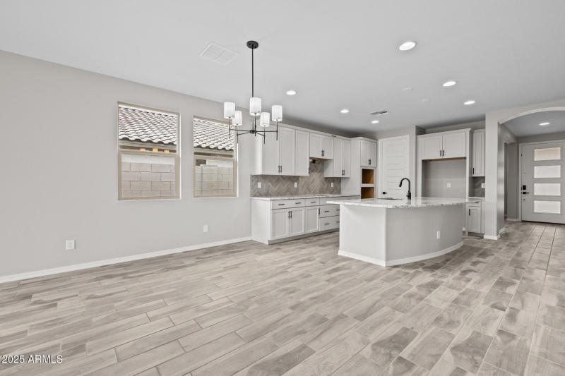 11)KITCHEN