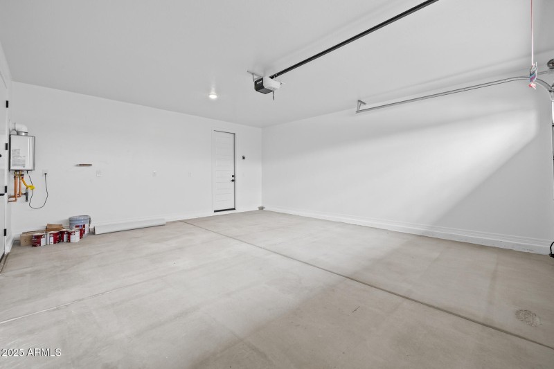 28)GARAGE