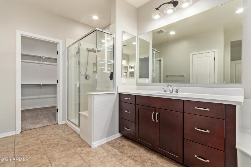 Domingo Master shower