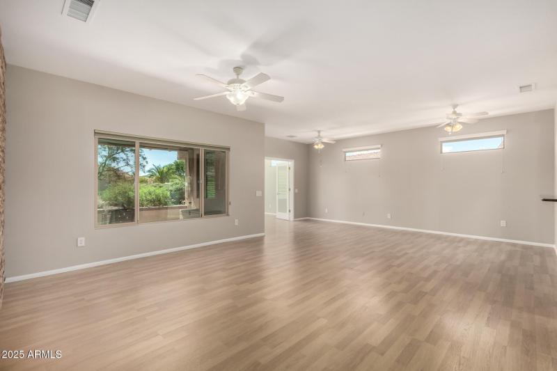 Living Room (3)