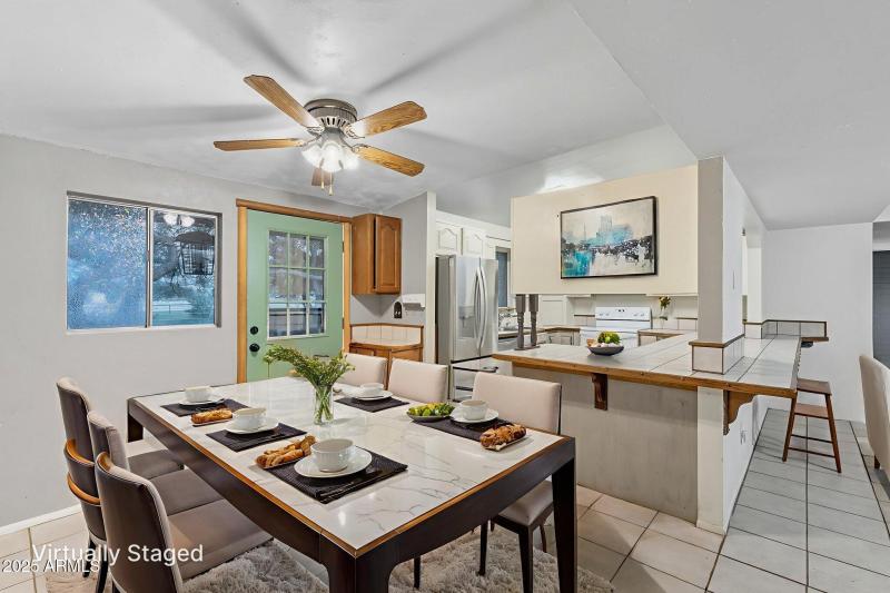 Virtually Stage Dining Area