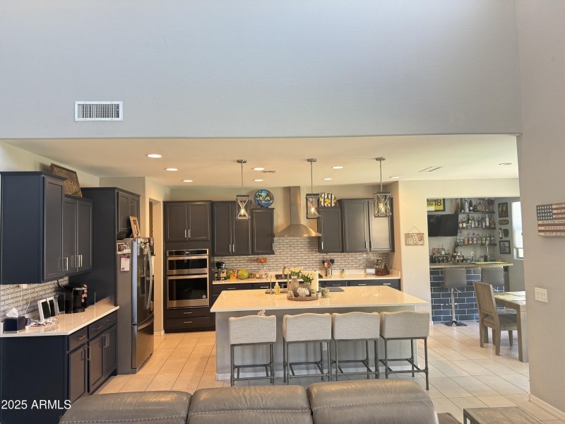 Kitchen/Bar