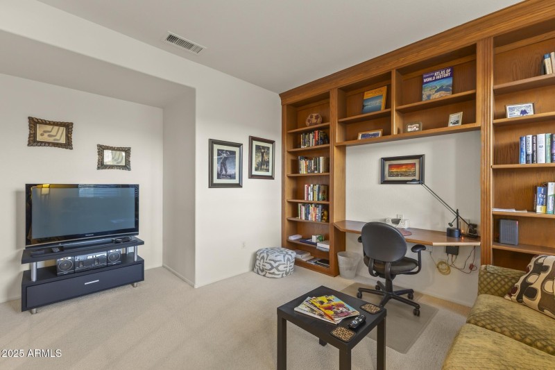 Cozy and Functional Home Office