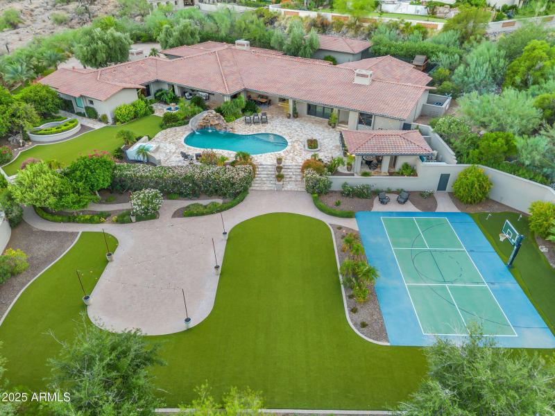 7818 N Sherri Ln