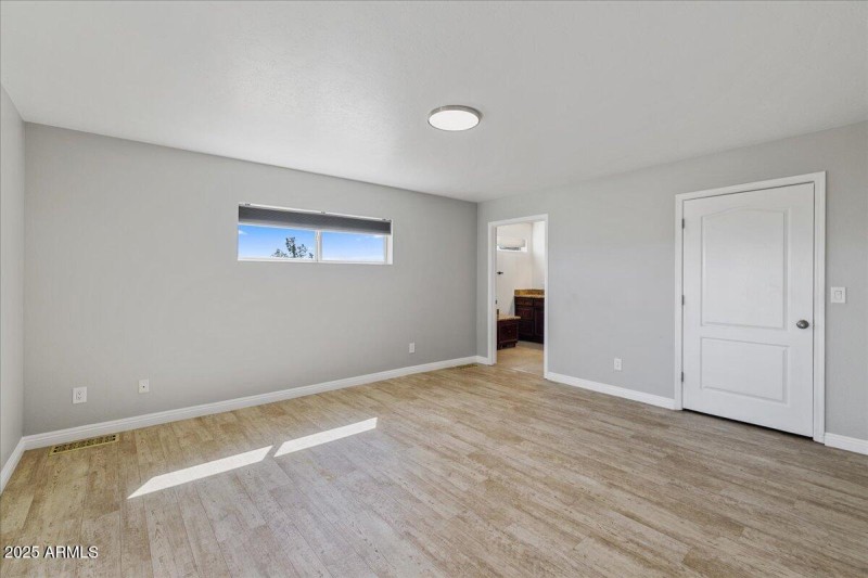 07-Primary Bedroom