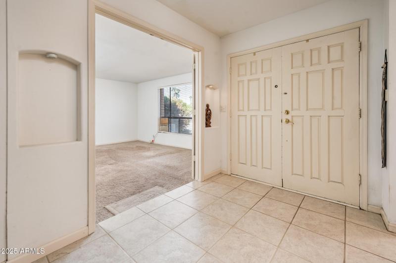 5401 E Laurel Lane