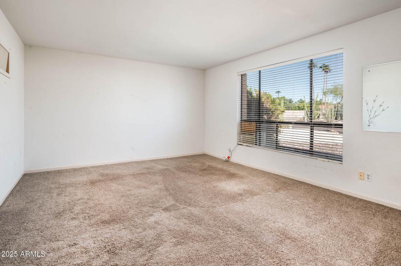 5401 E Laurel Lane