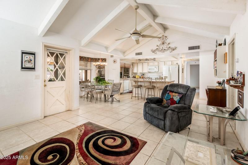 5401 E Laurel Lane