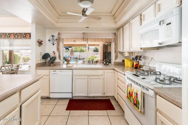 5401 E Laurel Lane