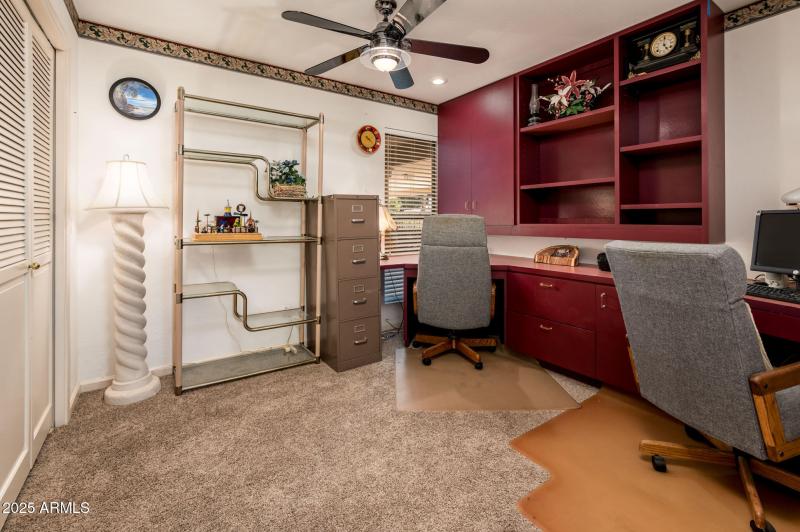 5401 E Laurel Lane