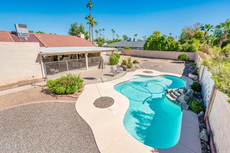 5401 E Laurel Lane