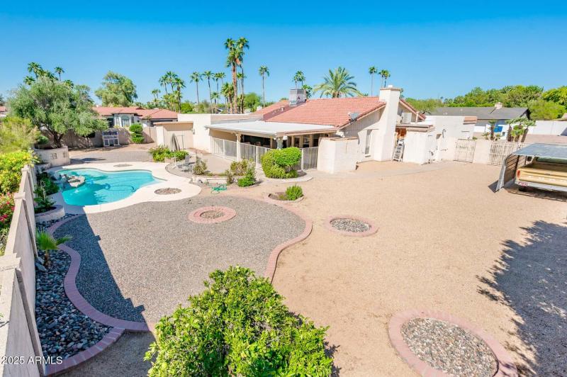 5401 E Laurel Lane
