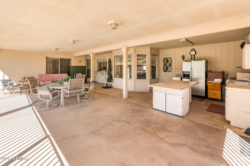 5401 E Laurel Lane