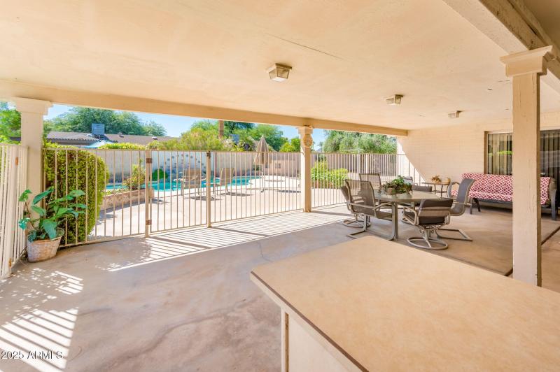 5401 E Laurel Lane