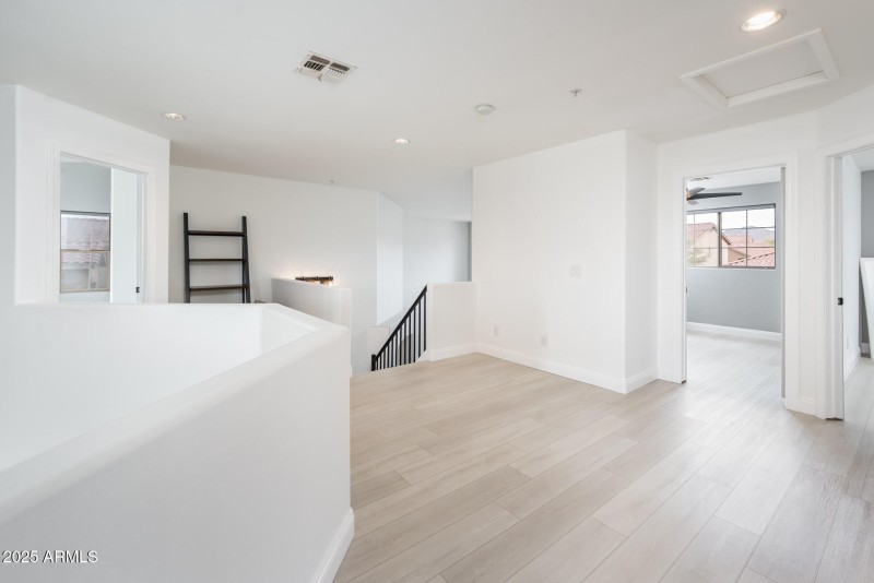 10219 E Le March Dr - MLS-24