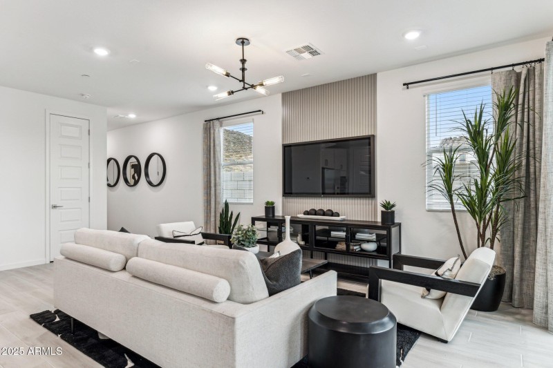 6-web-or-mls-9736-s-11th-st-lot-3-avance