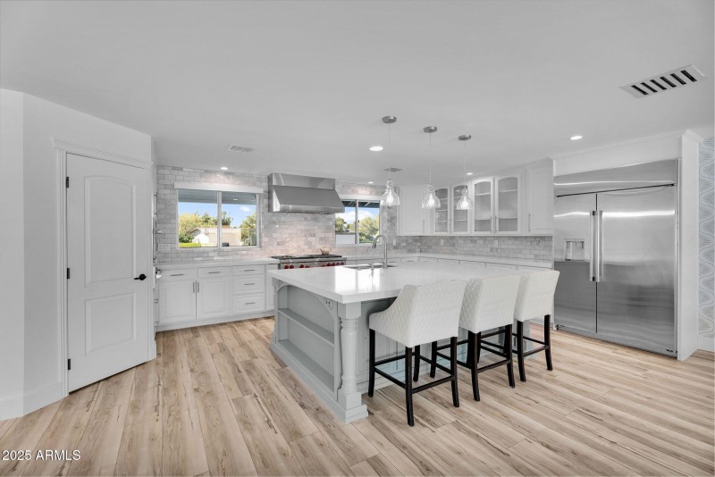 19-web-or-mls-3102 E Mariposa St -22