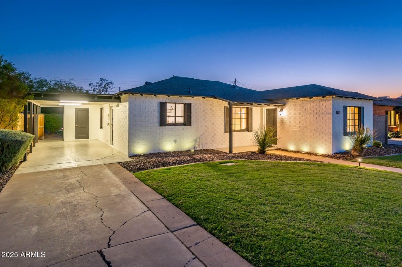 1631 W Earll Dr - MLS-17