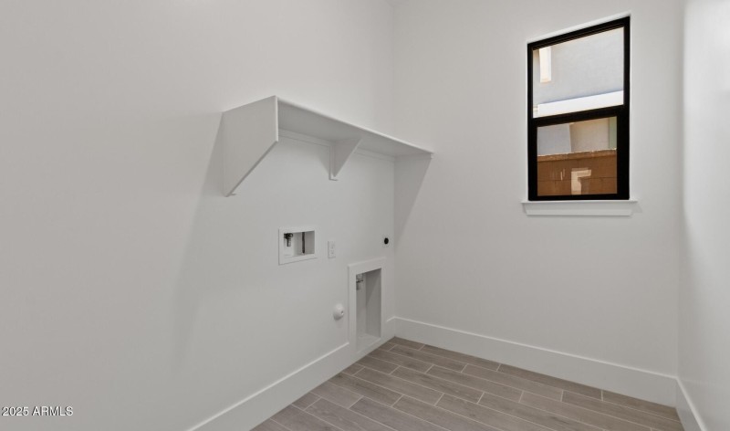 FSVV Lot #68 Laundry (Large)