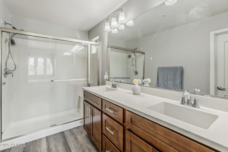 26-Main primary bathroom