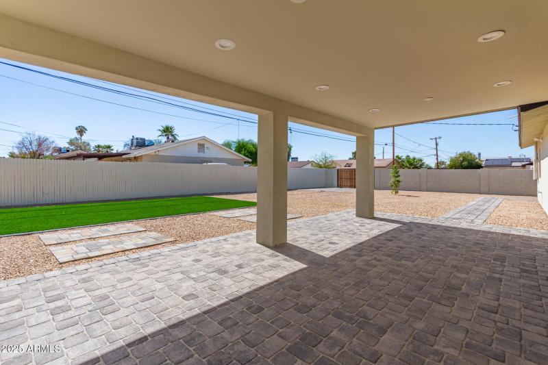 LARGE COVERED BACK PATIO