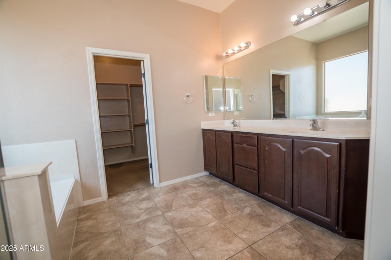 1804 Prairie Grass Dr 10-03-2025 (53)