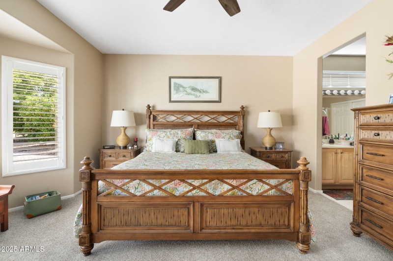 33-web-or-mls-QVB02256