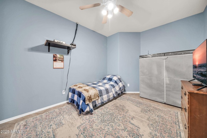 17018 W Tonbridge St-20