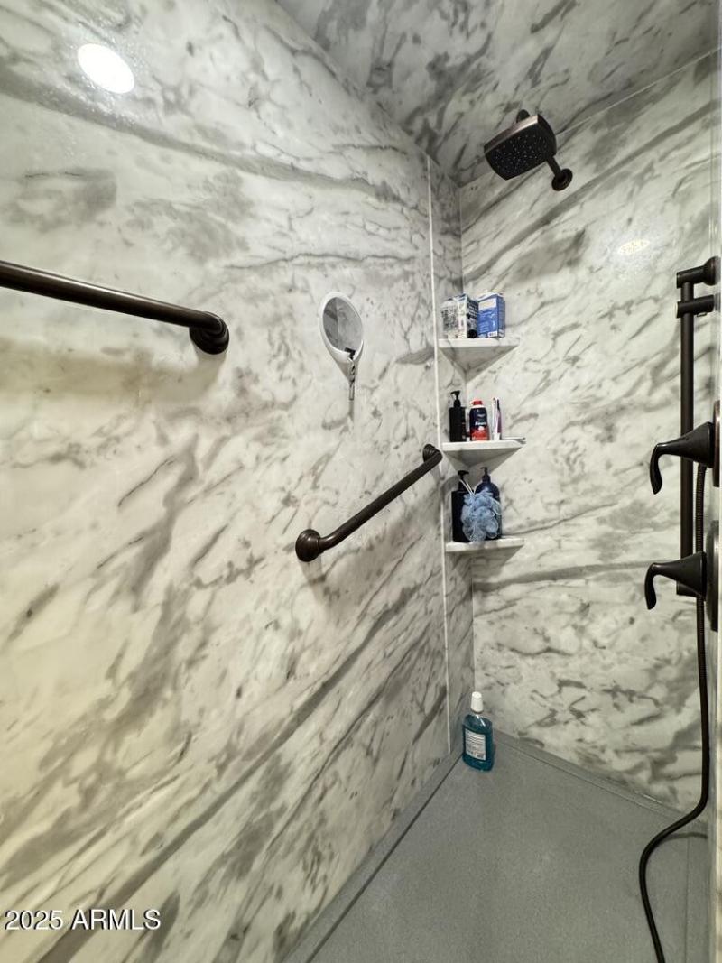 Bath 2 Walk In Shower