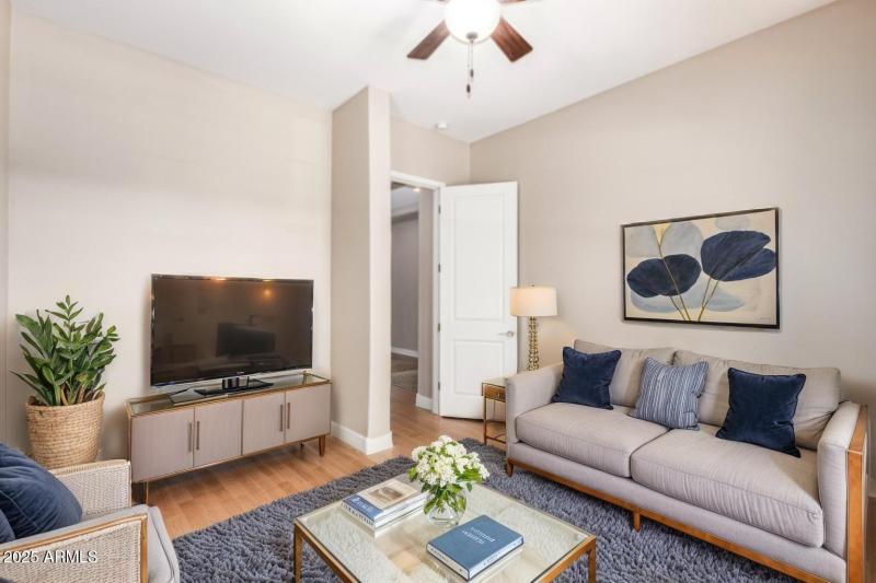 Guest sitting room or second office